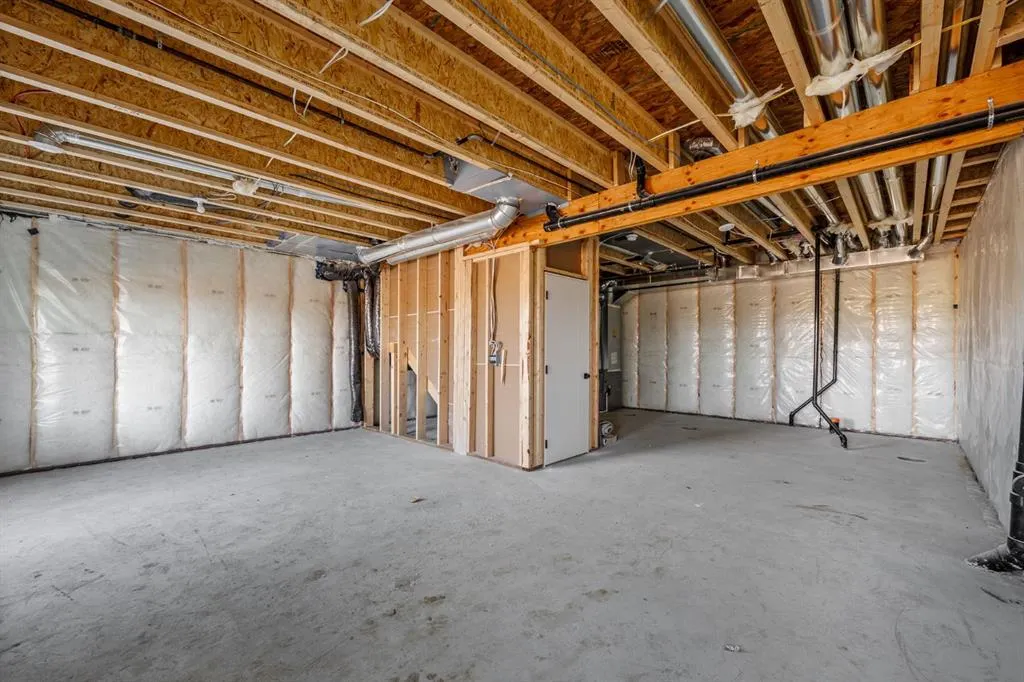 140 Lakewood Crescent