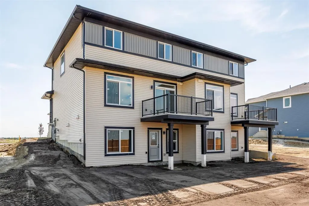 140 Lakewood Crescent