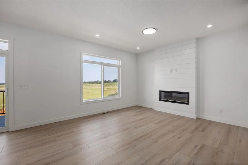 140 Lakewood Crescent