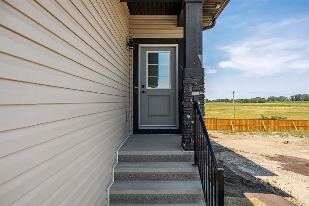 140 Lakewood Crescent