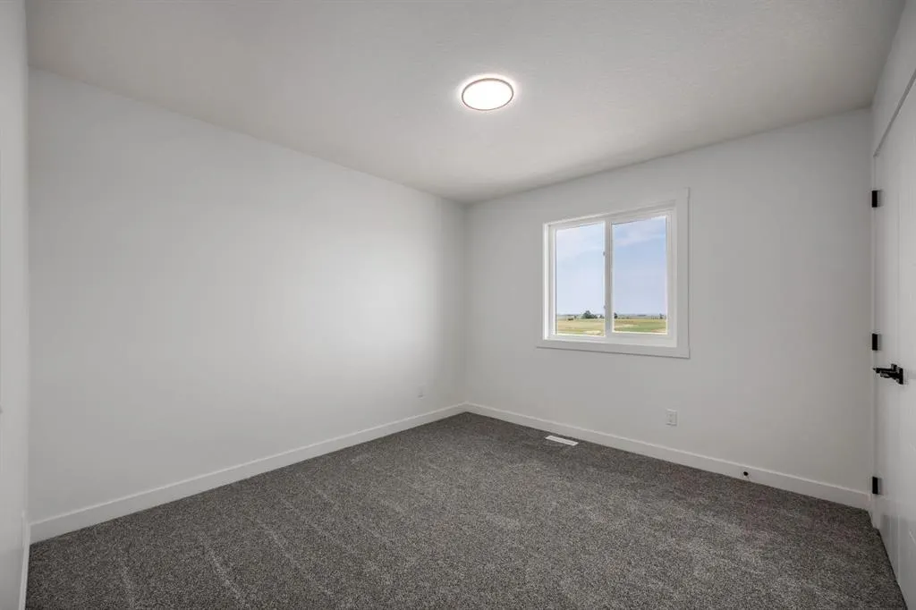 140 Lakewood Crescent