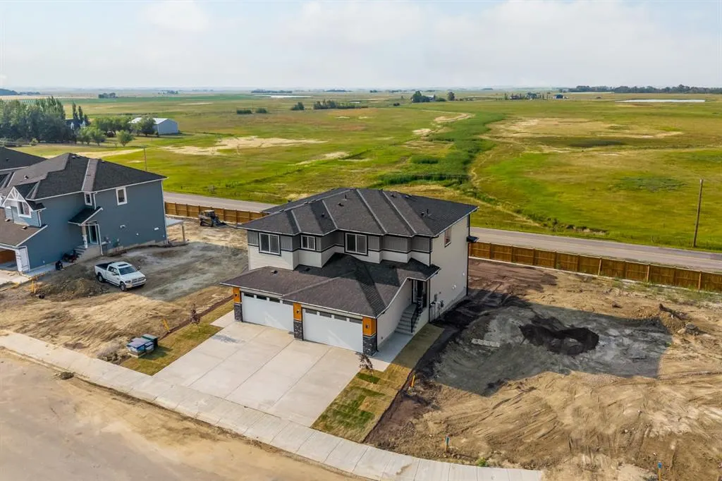 140 Lakewood Crescent
