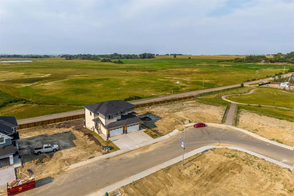 140 Lakewood Crescent
