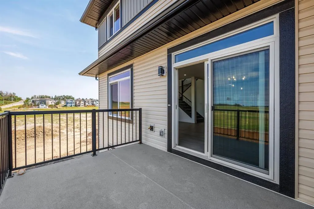 140 Lakewood Crescent