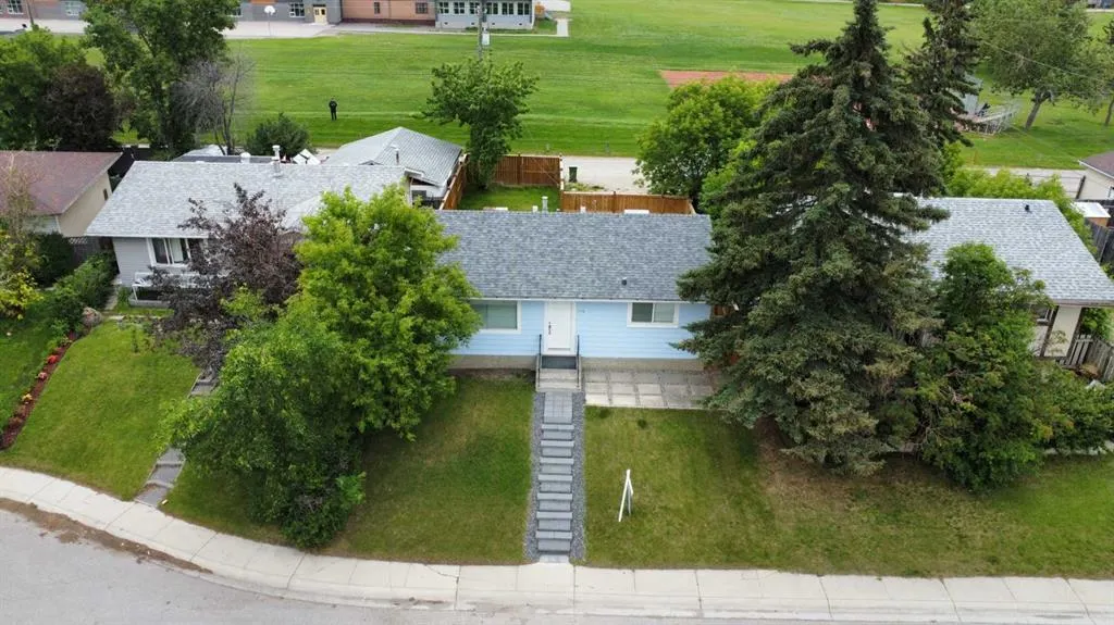 119 Maranda Close NE