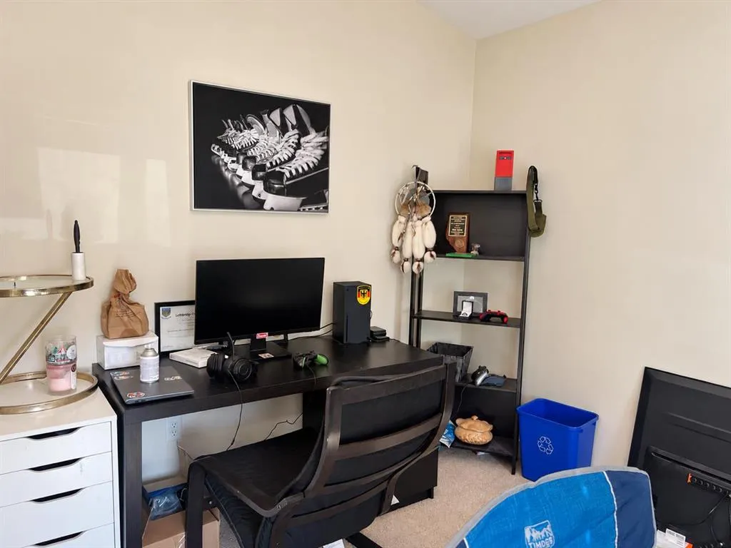 305 Coalbanks Boulevard W