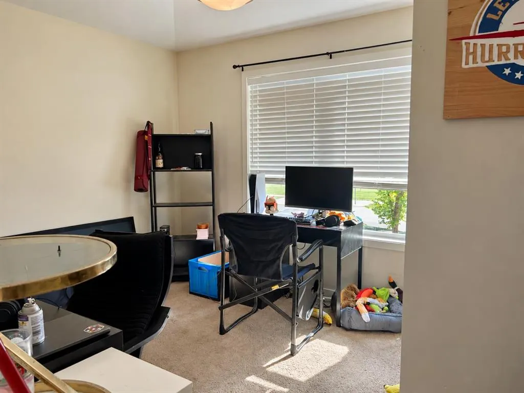 305 Coalbanks Boulevard W