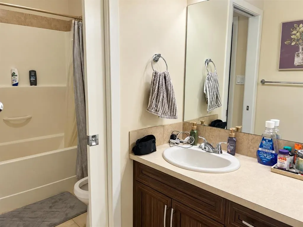 305 Coalbanks Boulevard W