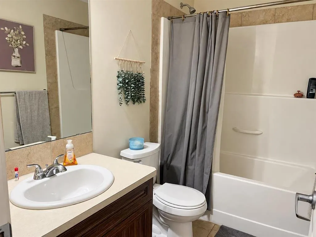 305 Coalbanks Boulevard W