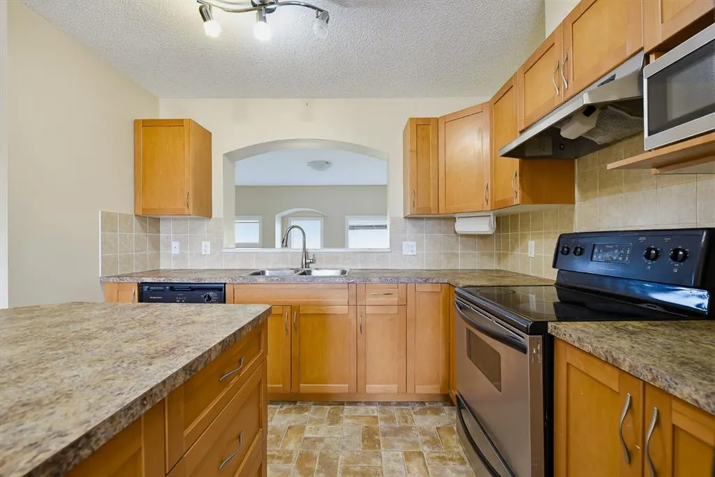 16 Eversyde Park SW
