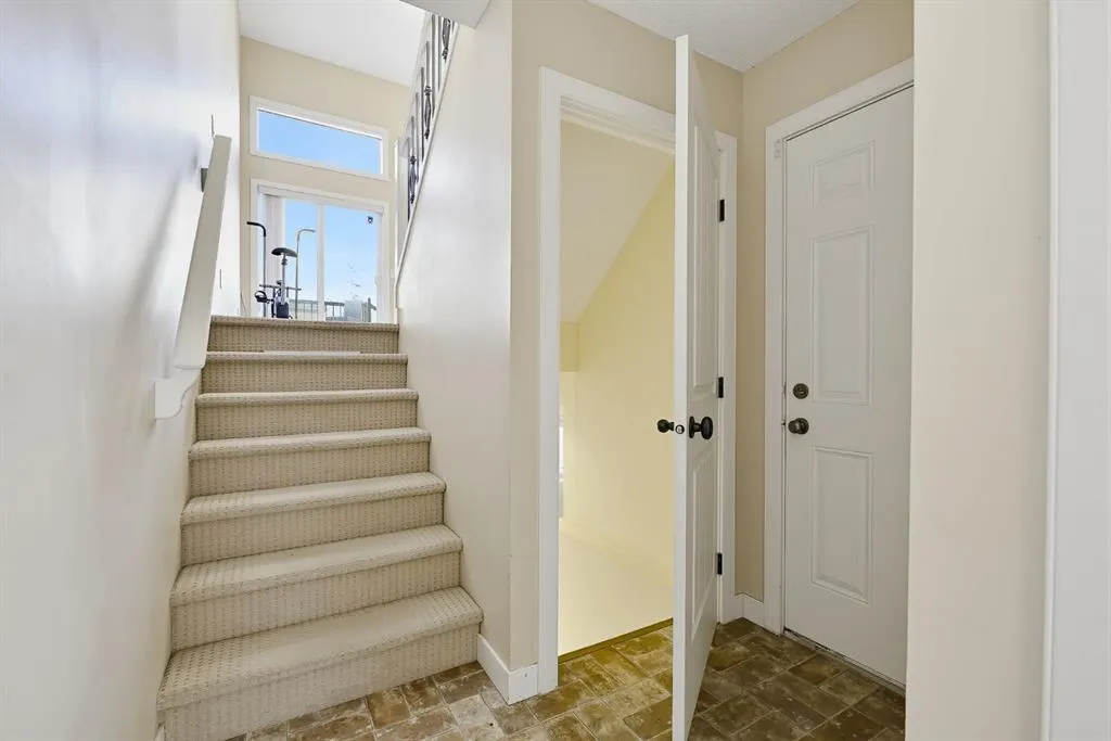 16 Eversyde Park SW