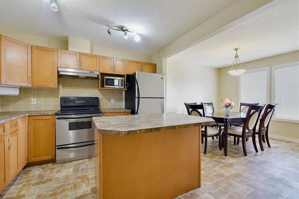 16 Eversyde Park SW