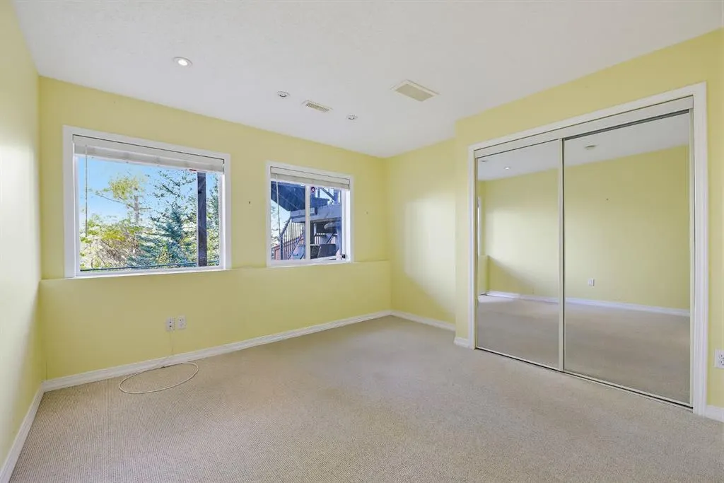 16 Eversyde Park SW