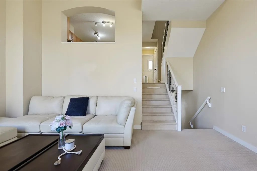 16 Eversyde Park SW