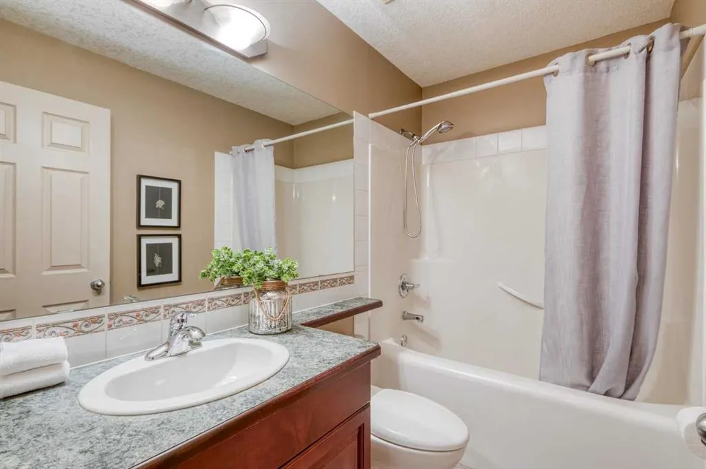 763 Cimarron Close