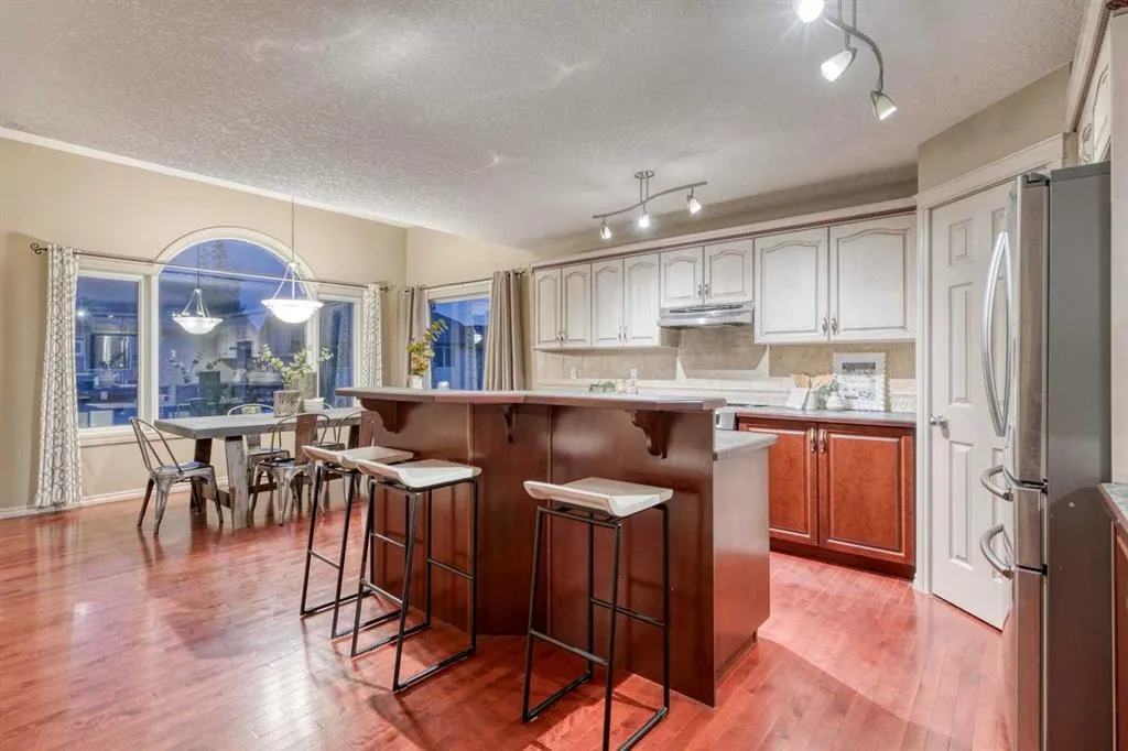 763 Cimarron Close