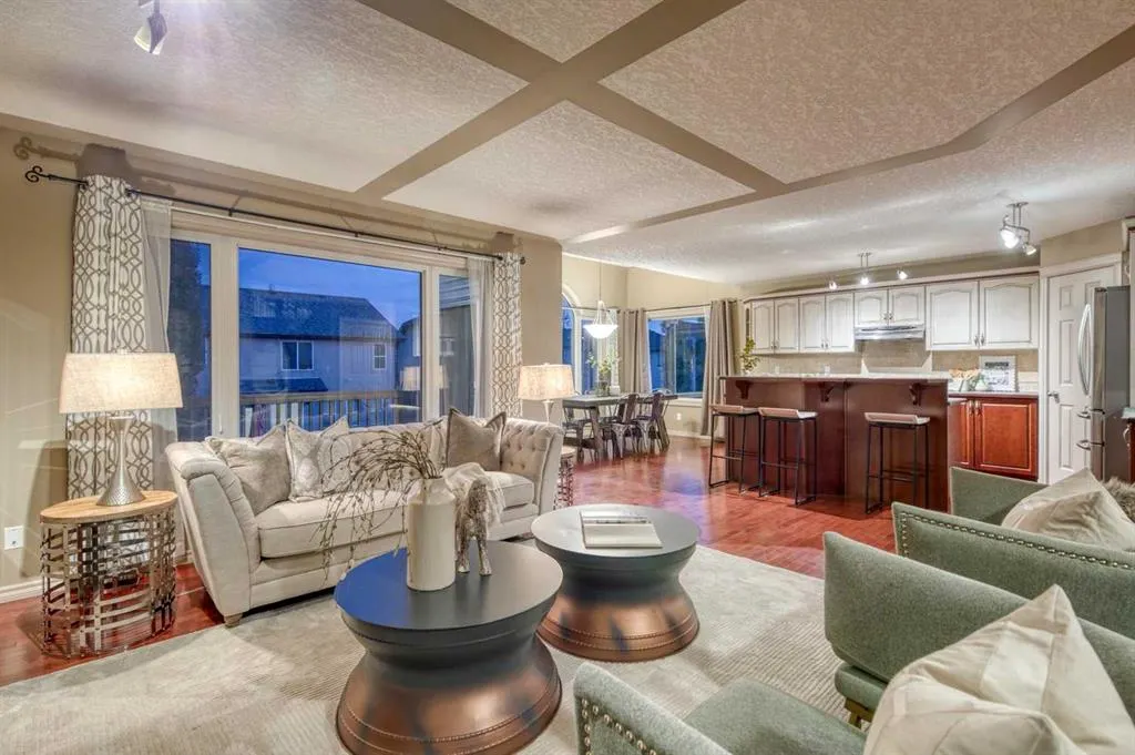 763 Cimarron Close