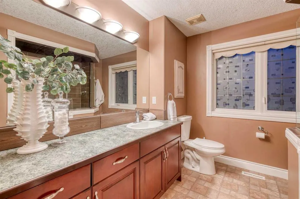 763 Cimarron Close