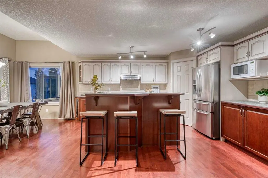 763 Cimarron Close