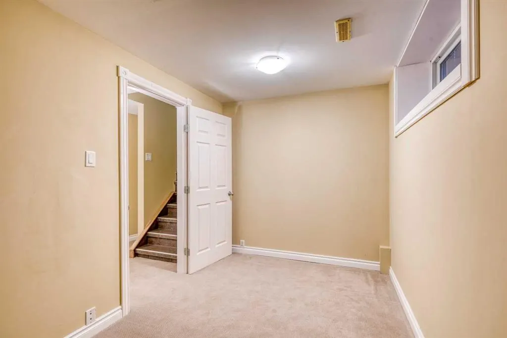 763 Cimarron Close
