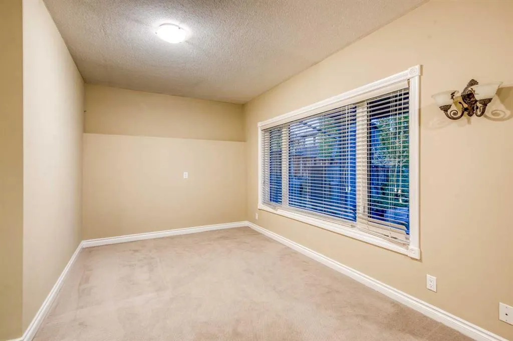 763 Cimarron Close