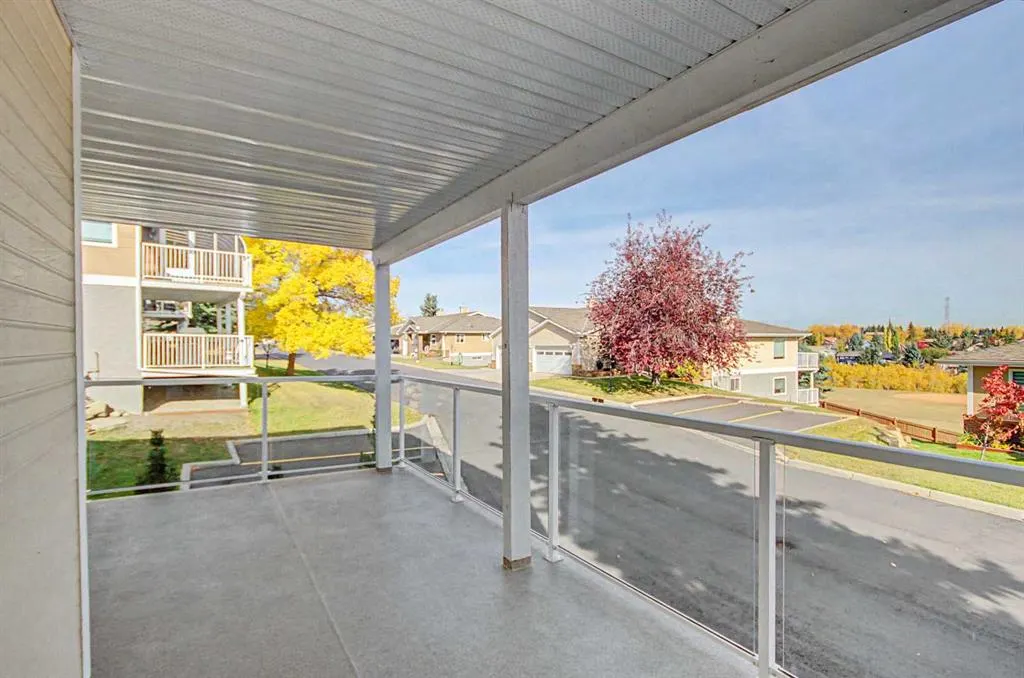 164 Strathaven Circle SW