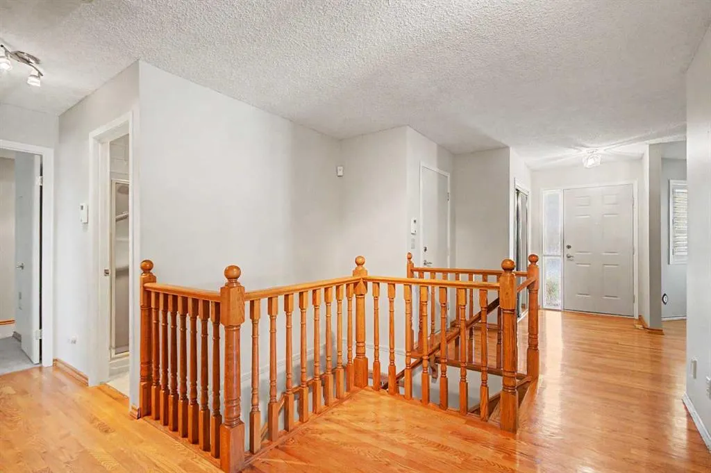 164 Strathaven Circle SW