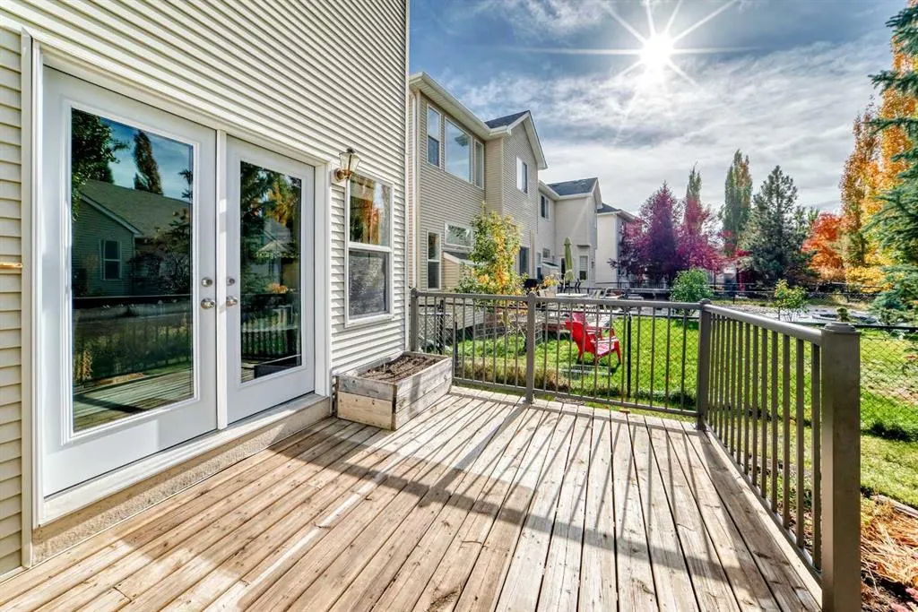 25 Discovery Ridge Hill SW