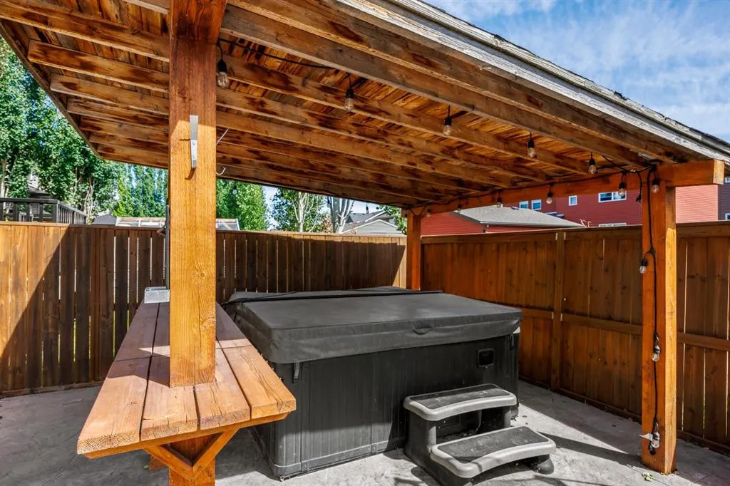 31 Chaparral Valley Way SE