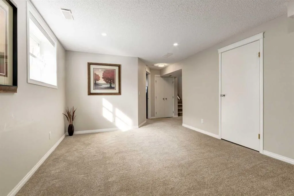 131 Tuscany Ridge Terrace NW