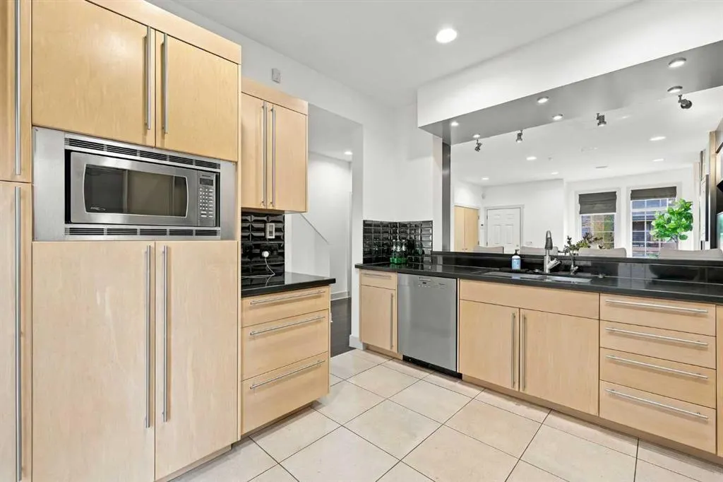 1908 10A Street SW