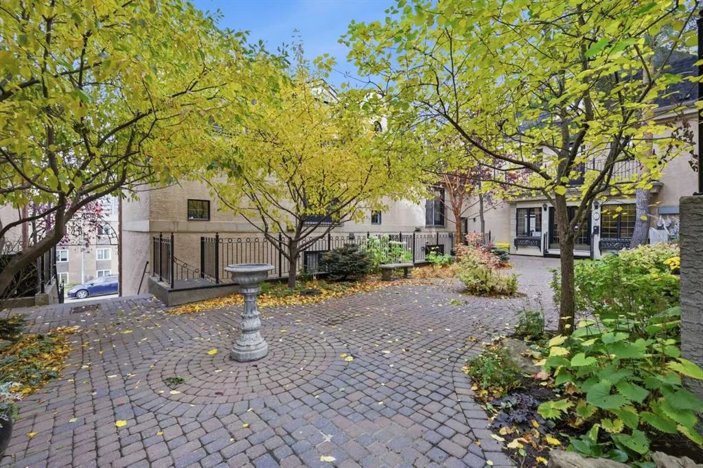 1908 10A Street SW