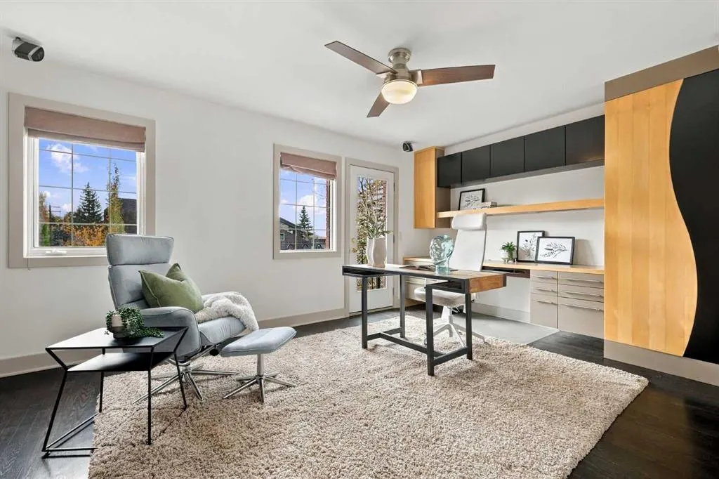 1908 10A Street SW