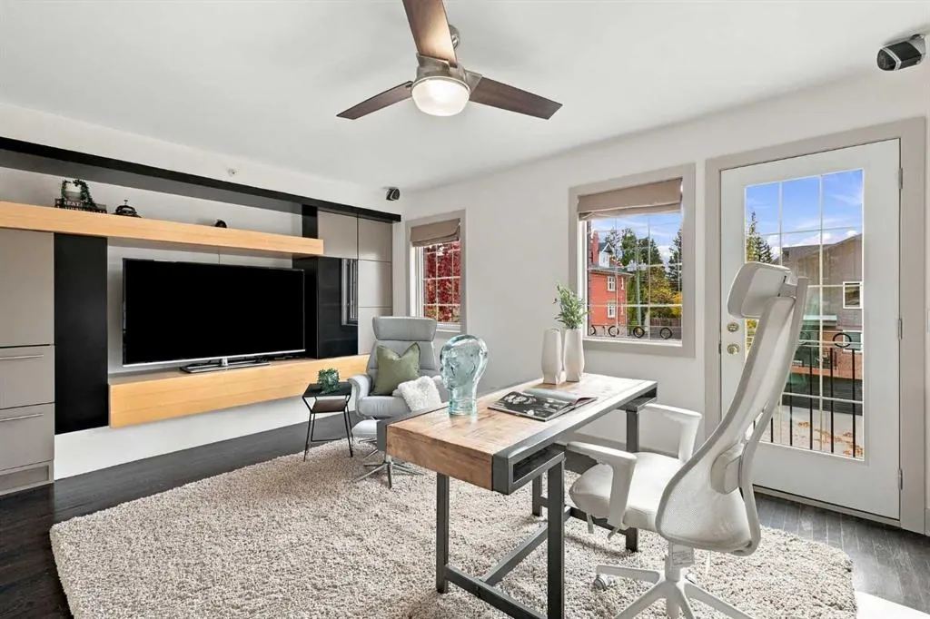1908 10A Street SW