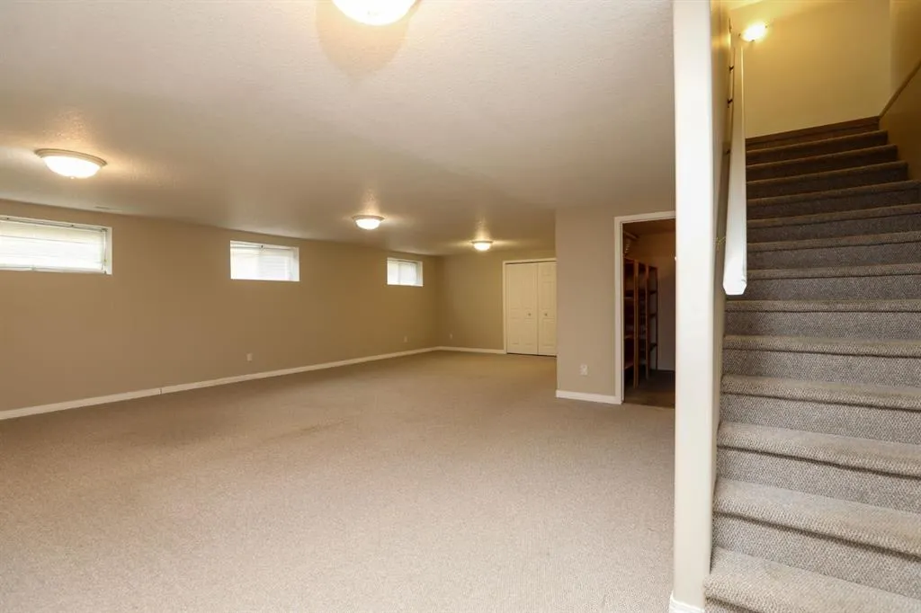429 S 2 Street W