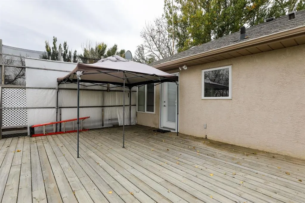 429 S 2 Street W