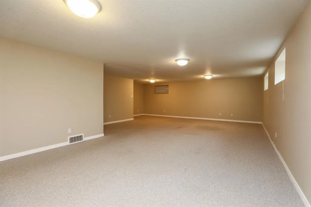 429 S 2 Street W