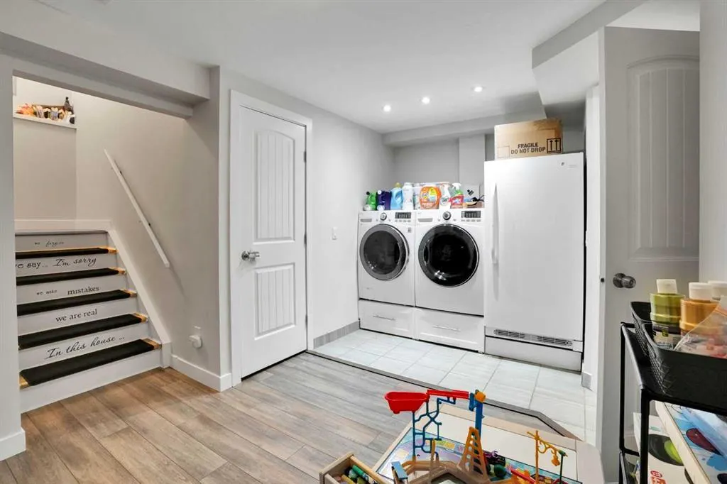 133 Luxstone Place