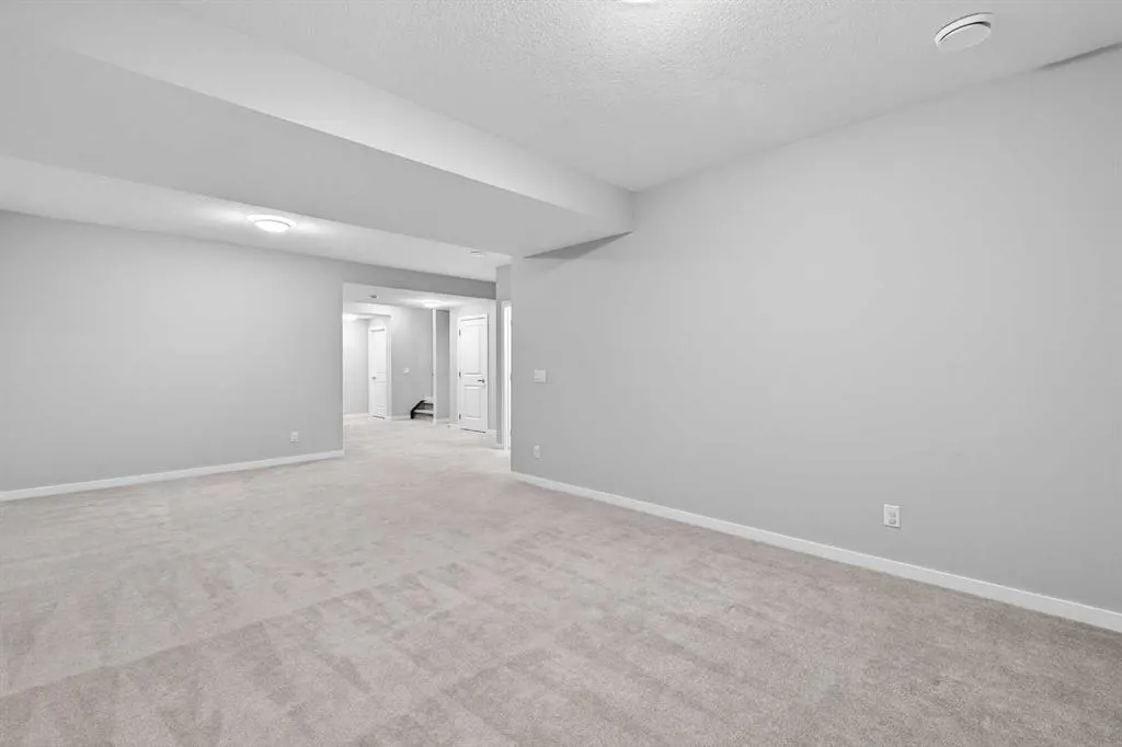 48 Carringvue Street NW