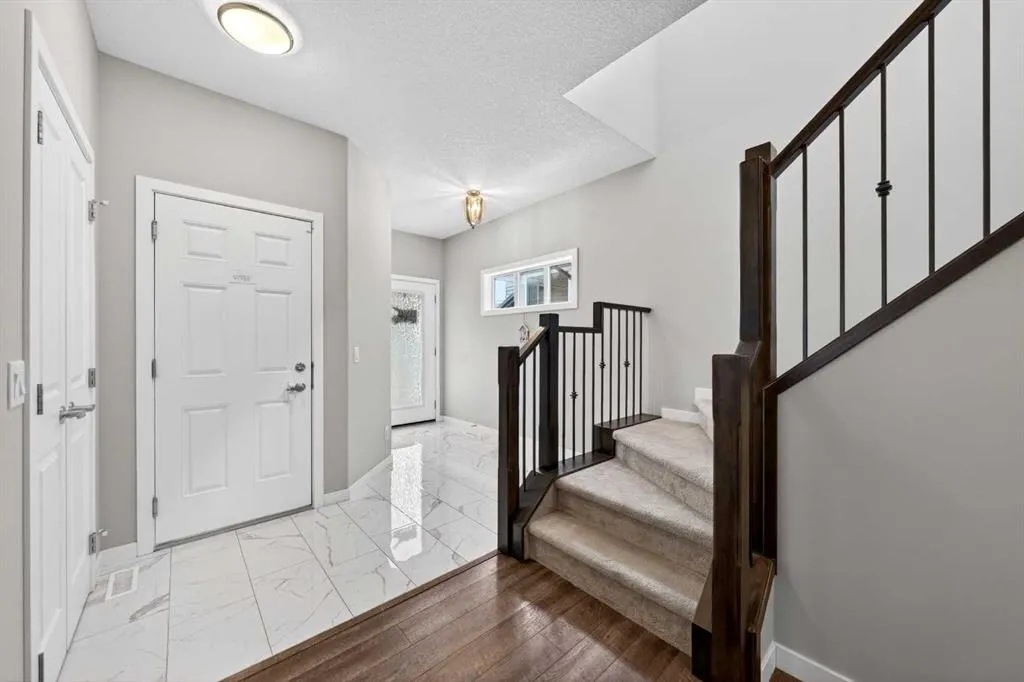 48 Carringvue Street NW