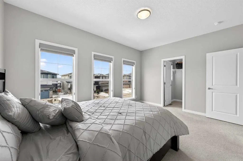 48 Carringvue Street NW