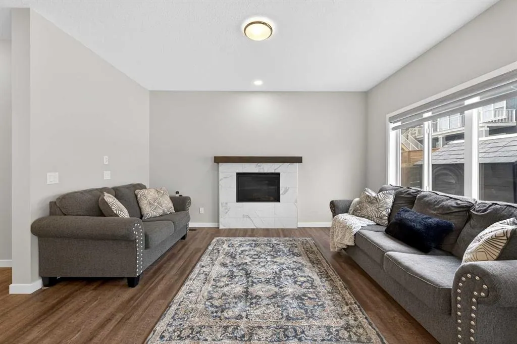 48 Carringvue Street NW
