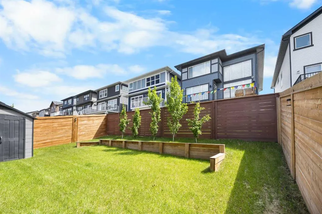 48 Carringvue Street NW