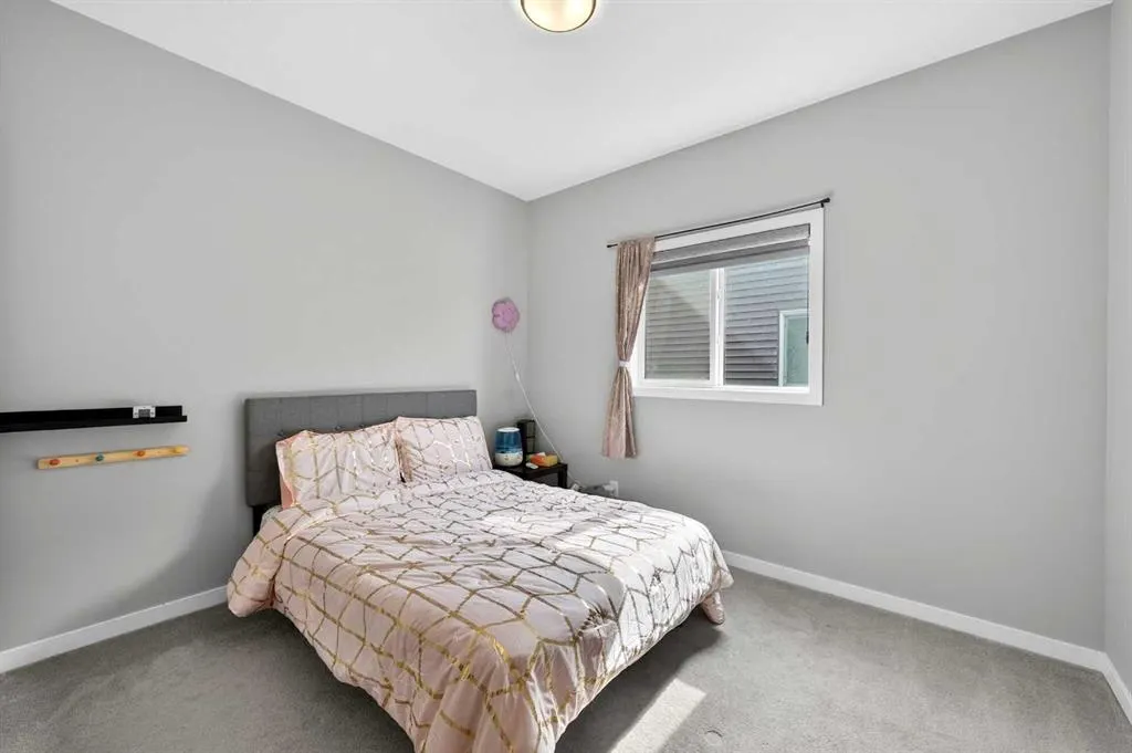48 Carringvue Street NW