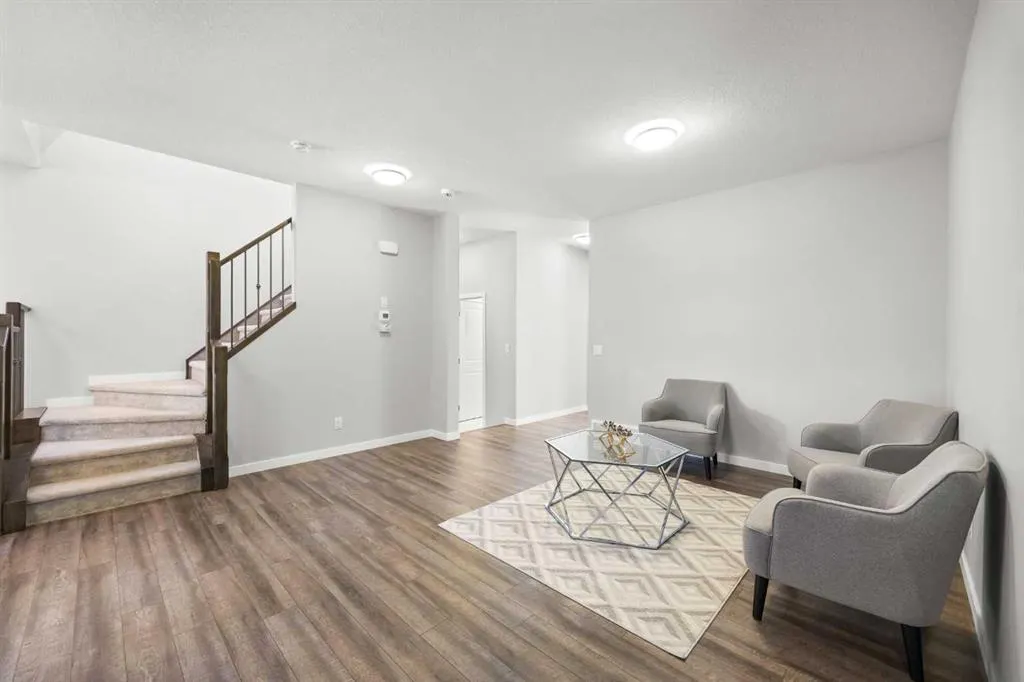 48 Carringvue Street NW