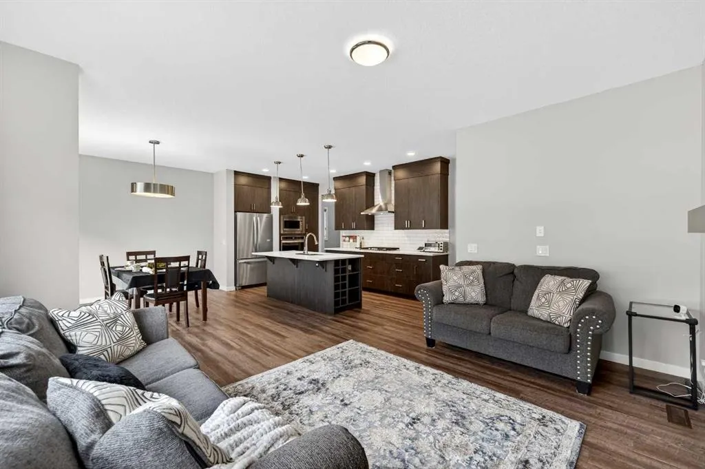 48 Carringvue Street NW