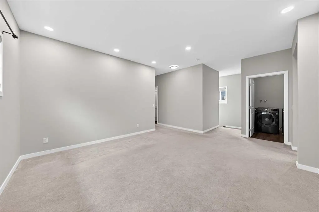 48 Carringvue Street NW
