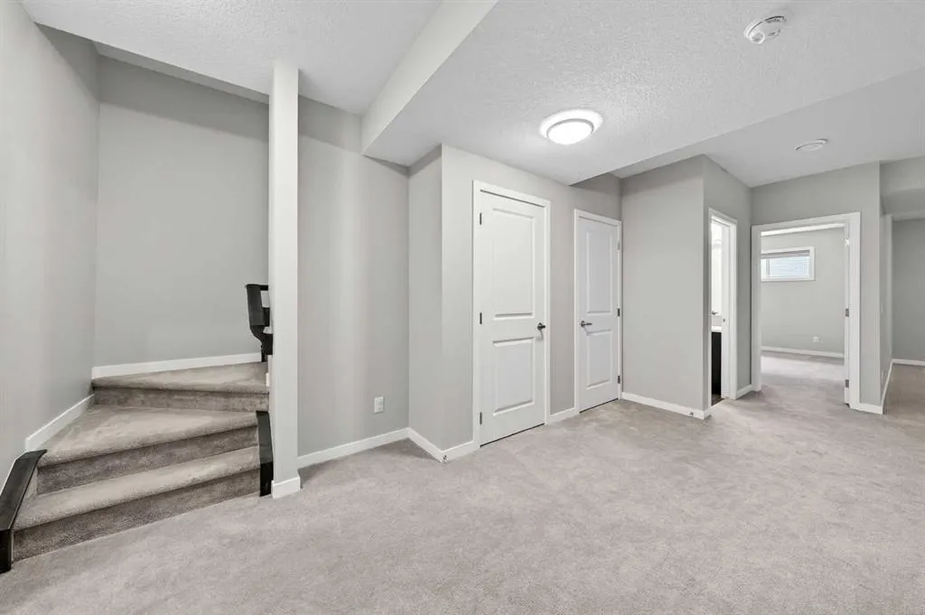48 Carringvue Street NW