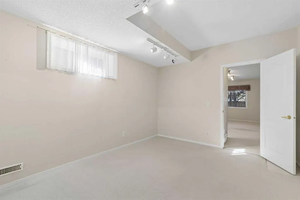 54 Shannon Estates Terrace SW