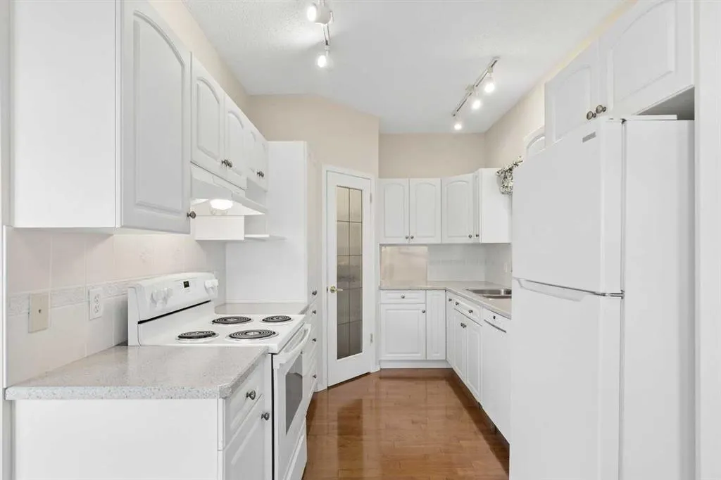 54 Shannon Estates Terrace SW
